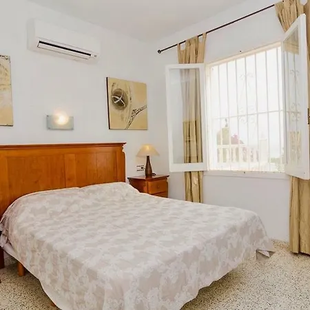 Hébergement de vacances Calalga сasa Frente A La Playa Con Piscina Privada